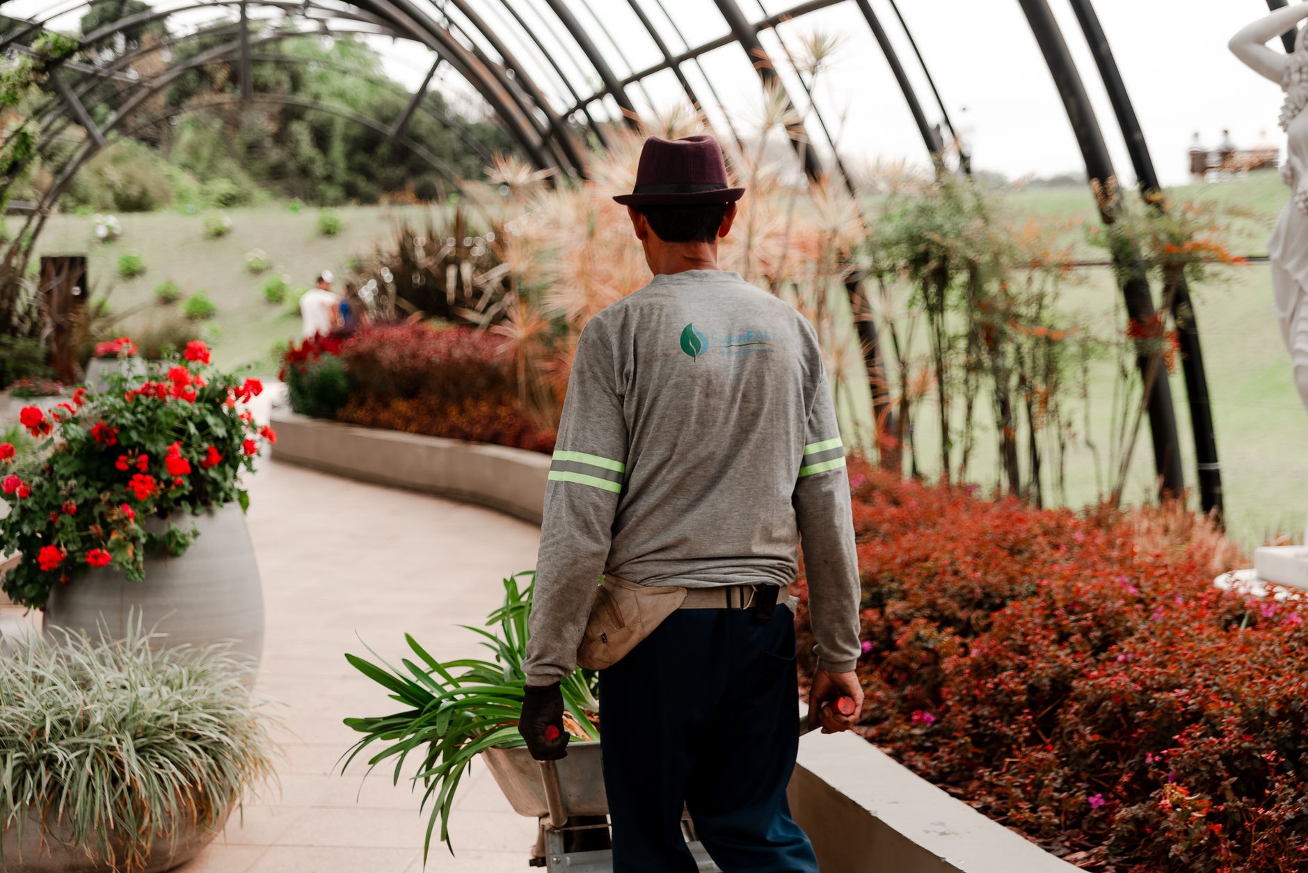 Jardinier paysagiste équipe à Clermont-Ferrand
